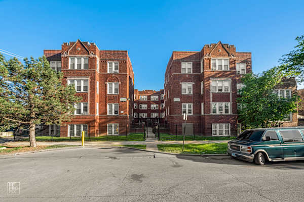 4815-23 W Cortez St property